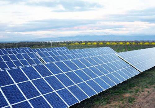 Italian viranomaiset pidättävät massiivisia 40 miljoonan euron aurinkopaneeli...